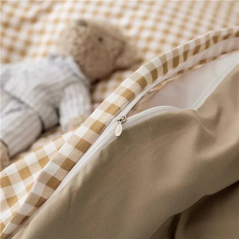 4 Piece Bedding Set Duvet Cover, Sheets and Pillowcases - Volaia