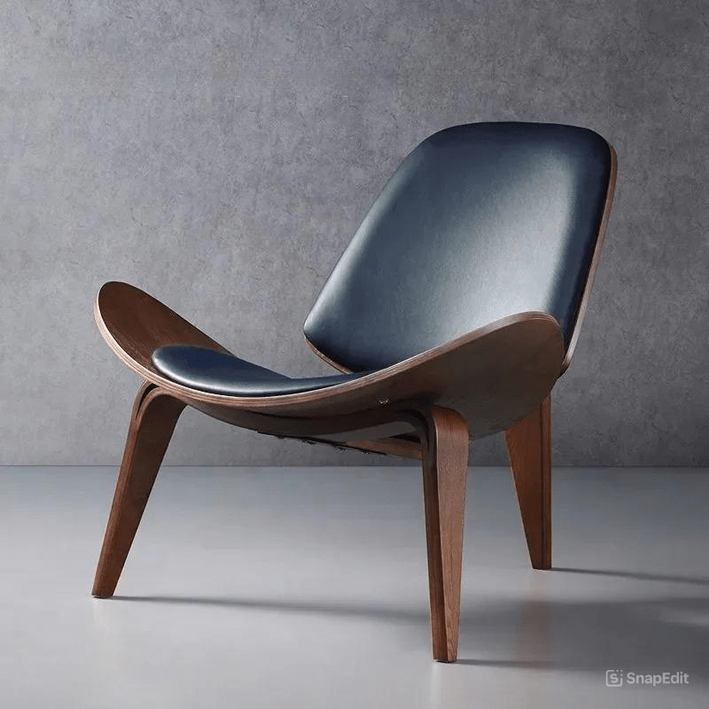 Elegant Shell Chair - Retro Danish Design - Volaia