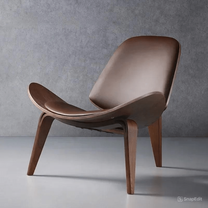 Elegant Shell Chair - Retro Danish Design - Volaia