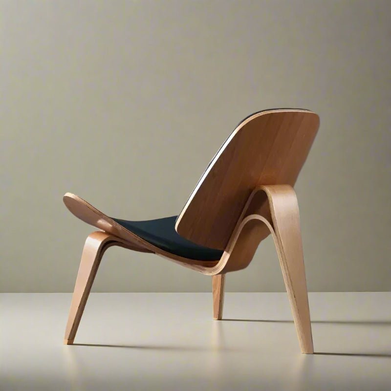 Elegant Shell Chair - Retro Danish Design - Volaia