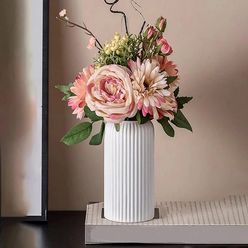 Elegant Striped Plastic Vase for Floral Arrangements - Volaia
