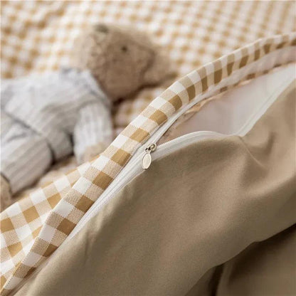 4 Piece Bedding Set Duvet Cover, Sheets and Pillowcases - Volaia