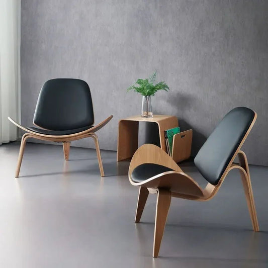Elegant Shell Chair - Retro Danish Design - Volaia